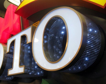 高邊網眼發光字,創意發光字制作