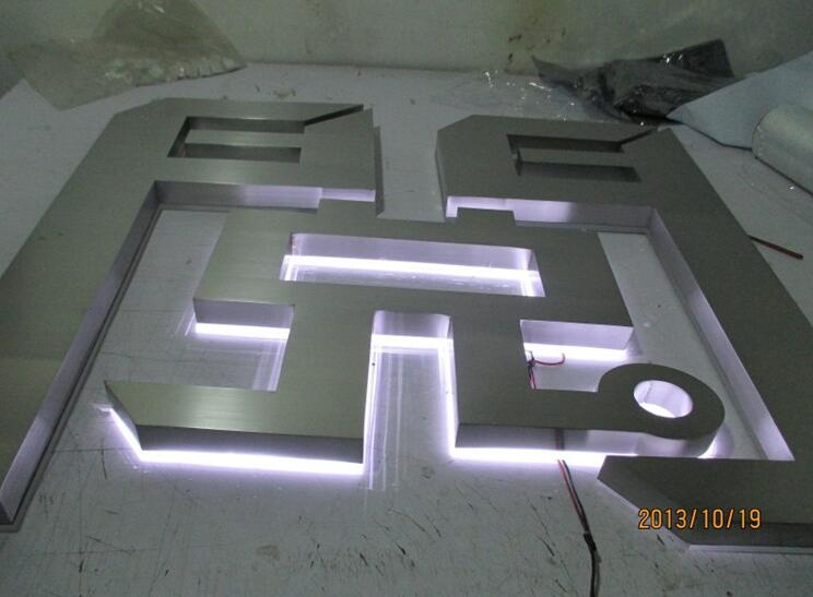 背精品發光字-029